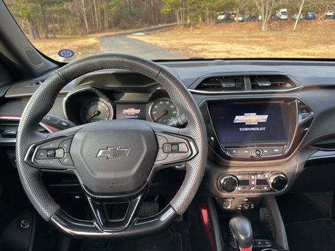 Used 2023 Chevrolet TrailBlazer RS w/ Sun and Liftgate Package image 13