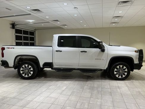 Used 2024 Chevrolet Silverado 2500 Custom w/ Custom Convenience Package AWD/4WD image 6