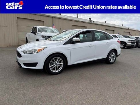 Used 2017 Ford Focus SE FWD image 1
