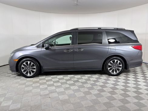 Used 2023 Honda Odyssey EX-L image 2