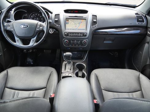 Used 2014 Kia Sorento SX w/ 3rd Row Package AWD/4WD image 10