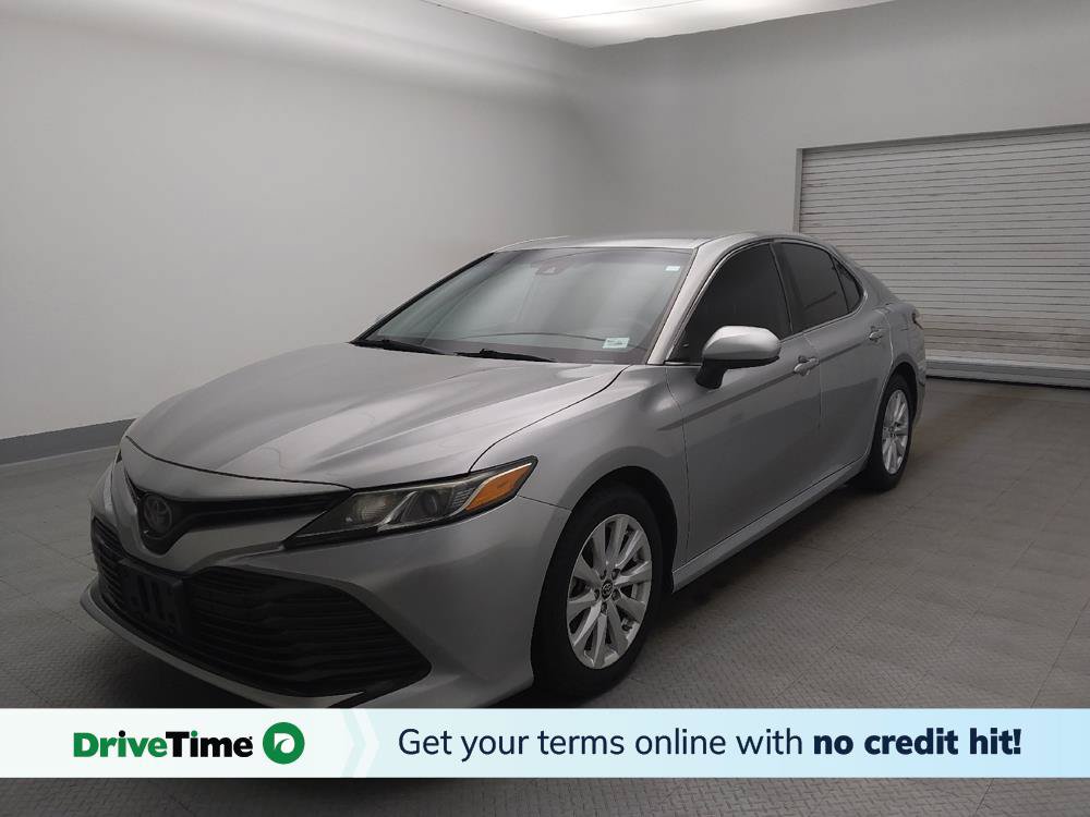 Used 2019 Toyota Camry LE FWD image 1