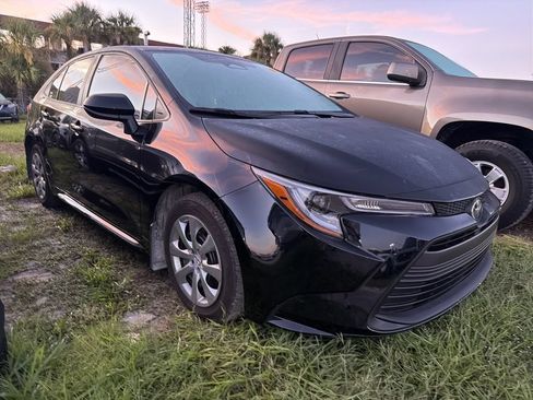 Used 2026 Toyota Corolla LE FWD image 1