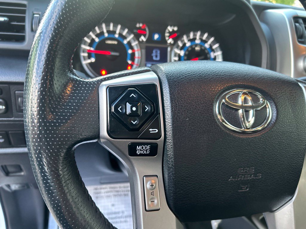 Used 2016 Toyota 4Runner SR5 AWD/4WD image 25
