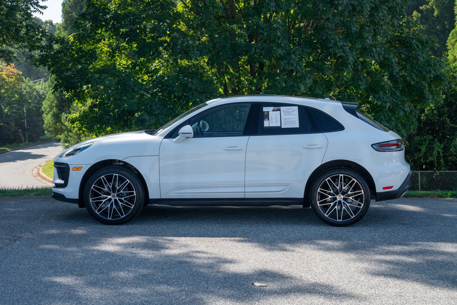 Certified 2026 Porsche Macan AWD/4WD image 2
