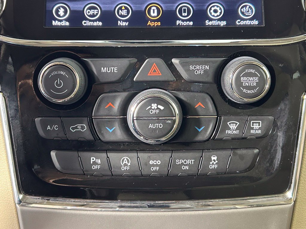 Used 2021 Jeep Grand Cherokee Limited AWD/4WD image 22