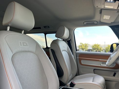 New 2025 Volkswagen ID. Buzz Pro S Plus image 17