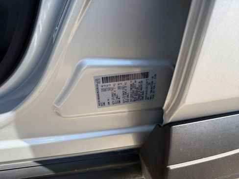 Used 2025 Nissan Rogue SV FWD image 31