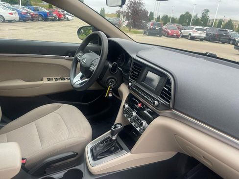 Used 2020 Hyundai Elantra SE w/ Cargo Package (C1) image 5