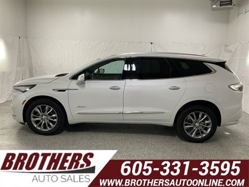 Used 2024 Buick Enclave Avenir w/ Avenir Technology Package image 1