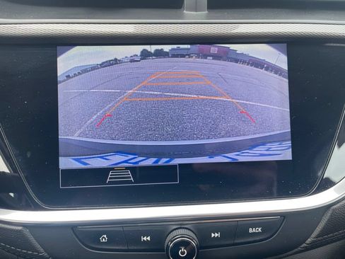Used 2021 Buick Encore GX Preferred w/ Cold Weather Comfort Package AWD/4WD image 17