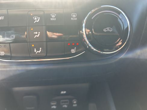 Used 2021 Chevrolet TrailBlazer RS w/ Technology Package AWD/4WD image 28