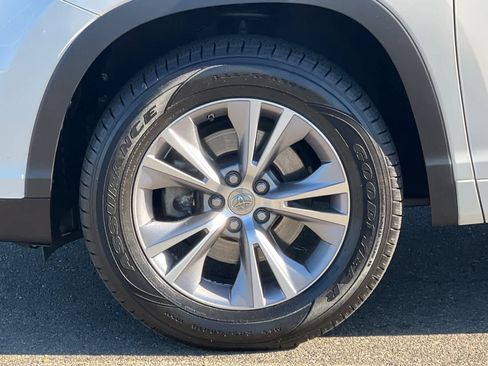 Used 2014 Toyota Highlander Plus FWD image 31