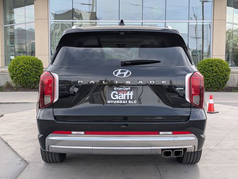 Used 2023 Hyundai Palisade Calligraphy image 5