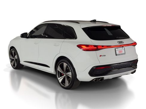 New 2025 Audi SQ5 Prestige image 3