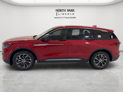 New 2026 Lincoln Nautilus Premier AWD/4WD image 6