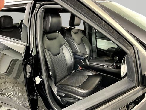 Used 2024 Jeep Compass Latitude AWD/4WD image 28