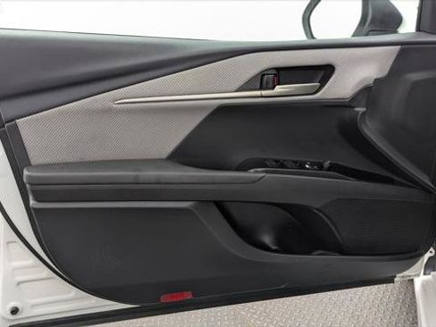 Used 2025 Toyota Camry SE FWD image 13