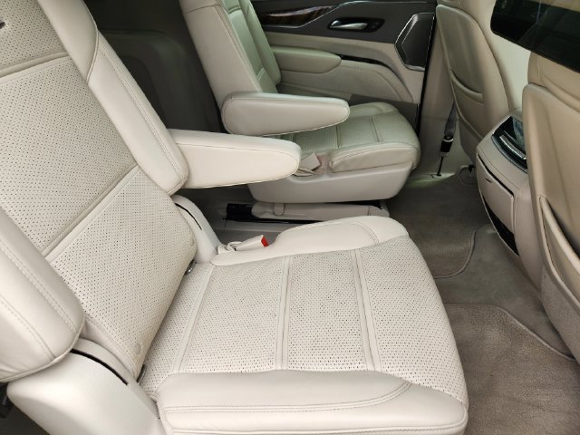 Used 2021 Cadillac Escalade ESV Sport Platinum AWD/4WD image 25