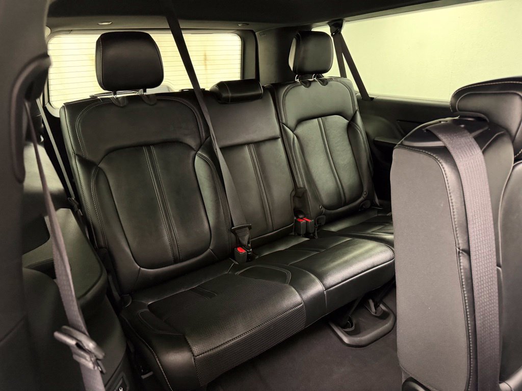 Used 2024 Jeep Wagoneer L Series II w/ Flexible Seating Group AWD/4WD image 15