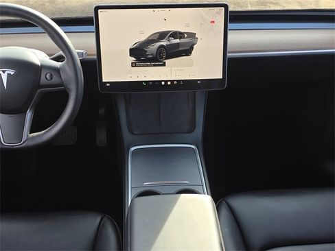Used 2023 Tesla Model Y Long Range image 14