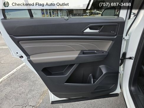 Used 2021 Volkswagen Atlas Cross Sport SEL Premium image 46