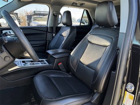 Used 2023 Ford Explorer Limited w/ Limited Technology Package image 25