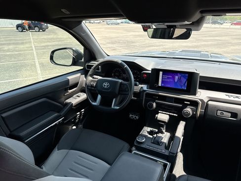 Used 2024 Toyota Tacoma TRD Sport image 21