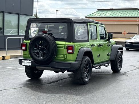 Used 2018 Jeep Wrangler Unlimited Sport AWD/4WD image 3