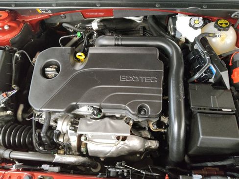Used 2025 Chevrolet Malibu LT FWD image 30
