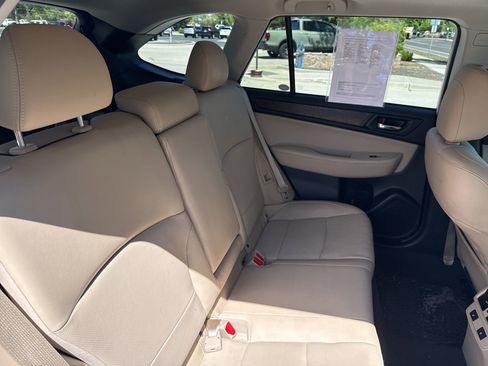 Used 2016 Subaru Outback 2.5i Limited AWD/4WD image 31