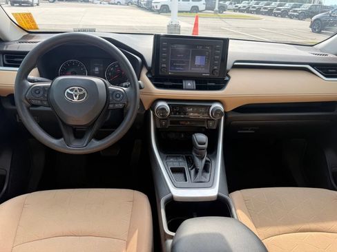 Used 2022 Toyota RAV4 XLE FWD image 7
