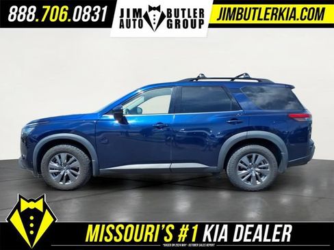 Used 2023 Nissan Pathfinder SV w/ SV Premium Package AWD/4WD image 4