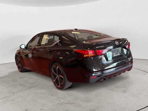 Used 2024 Nissan Altima 2.5 SR w/ SR Premium Package FWD image 5