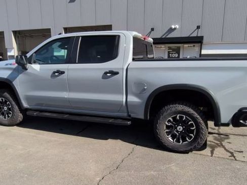 Used 2025 Chevrolet Silverado 1500 ZR2 w/ Technology Package image 6