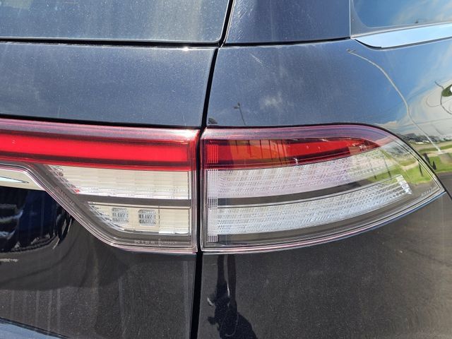 Used 2022 Lincoln Aviator Grand Touring w/ Elements Package Plus AWD/4WD image 10