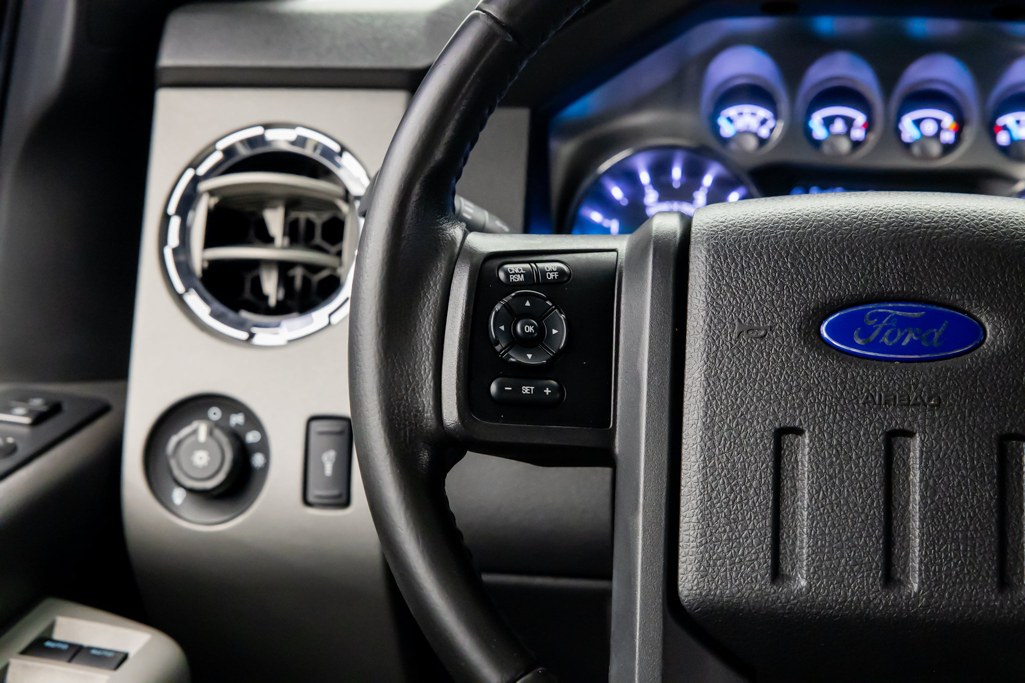 Used 2015 Ford F250 Lariat w/ Chrome Package AWD/4WD image 39