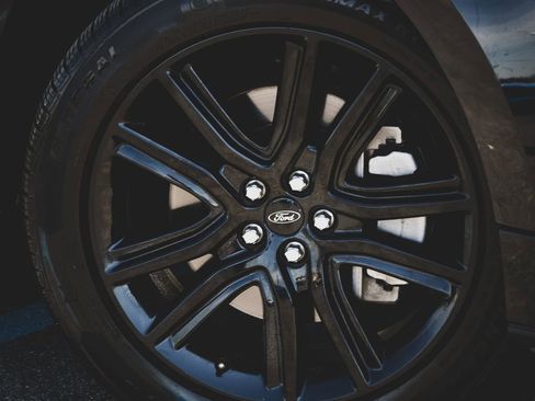 Used 2021 Ford Edge ST-Line AWD/4WD image 2