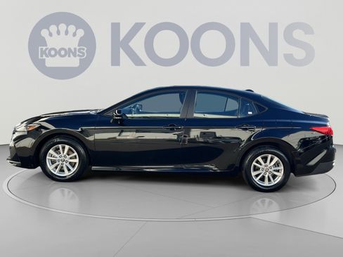 Used 2025 Toyota Camry LE FWD image 2