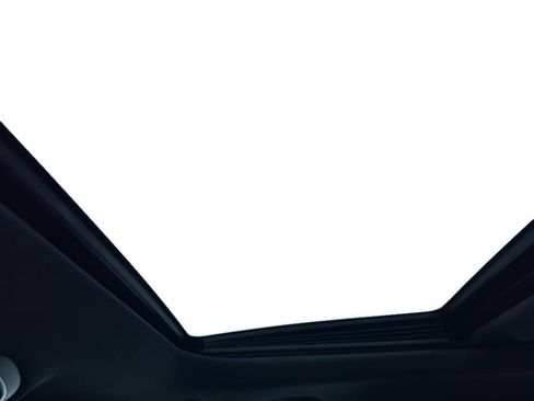 New 2025 Jeep Grand Cherokee Altitude image 8