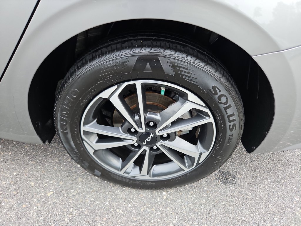 Used 2024 Kia Forte LXS FWD image 30