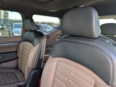 Certified 2024 Kia EV9 Land image 16