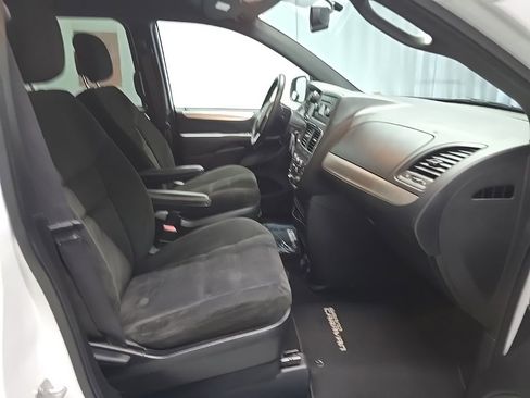 Used 2015 Dodge Grand Caravan SE w/ Quick Order Package 29E SE image 5