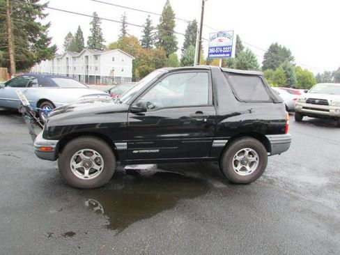 Used 1999 Chevrolet Tracker 4WD Convertible w/ Preferred Equipment Group 2 image 1