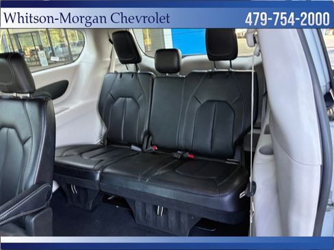 Used 2023 Chrysler Pacifica Touring-L FWD image 35