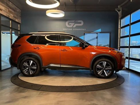 Used 2022 Nissan Rogue Platinum w/ Head-Up Display Package AWD/4WD image 2