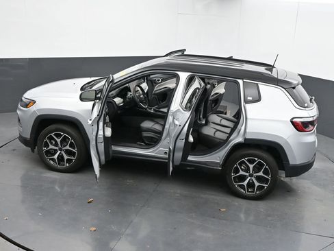 Used 2025 Jeep Compass Limited AWD/4WD image 65