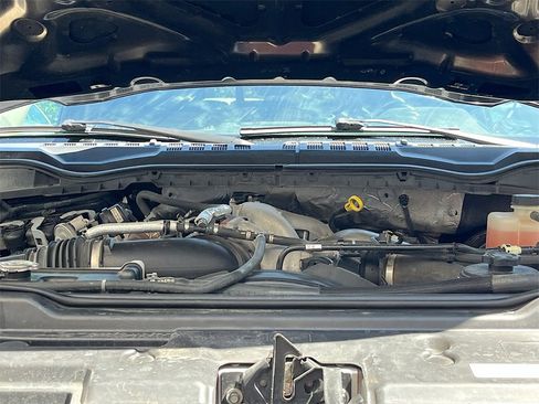 Used 2021 Ford F350 Lariat w/ Chrome Package image 28