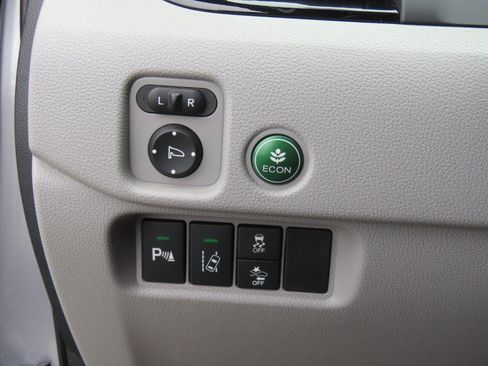 Used 2017 Honda Pilot Touring image 28