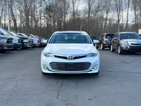 Used 2015 Toyota Avalon Limited image 4